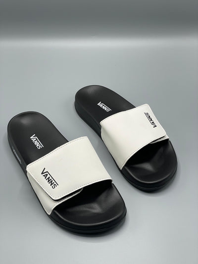 BRAND FOOTWEAR SLIPPERS (white)