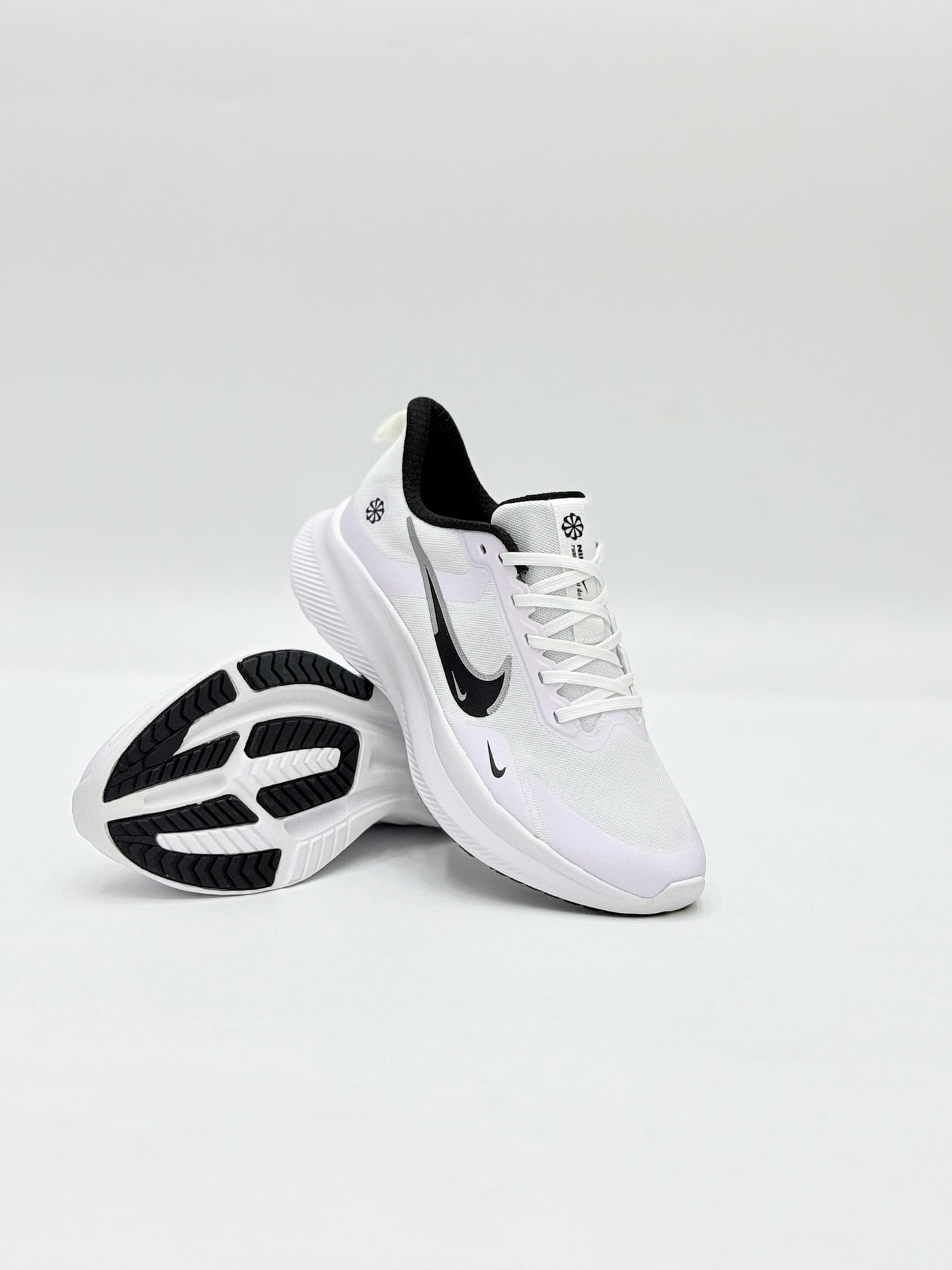 NIKE AIR ZOOM(white)