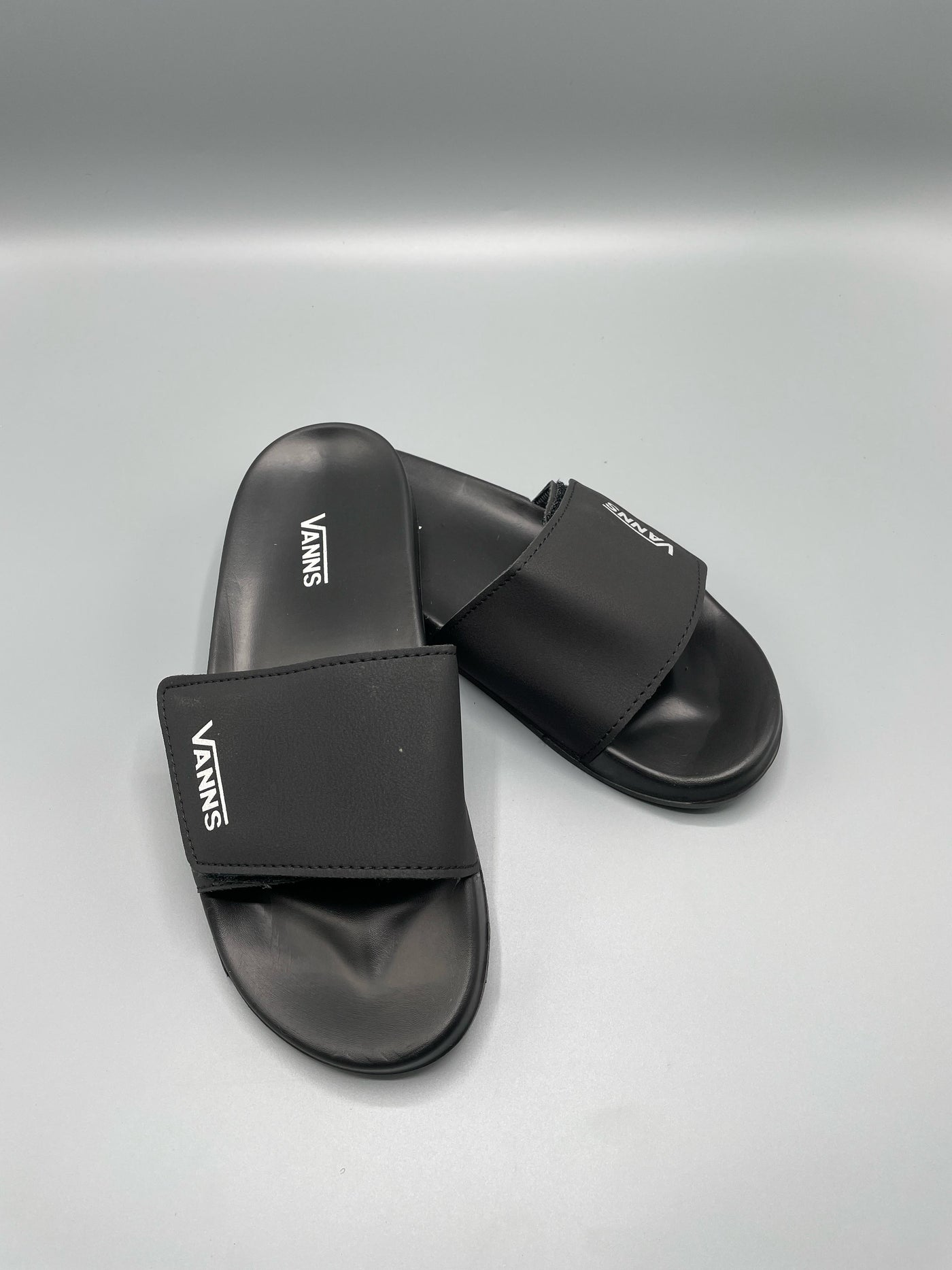 BRAND FOOTWEAR SLIPPERS (black)