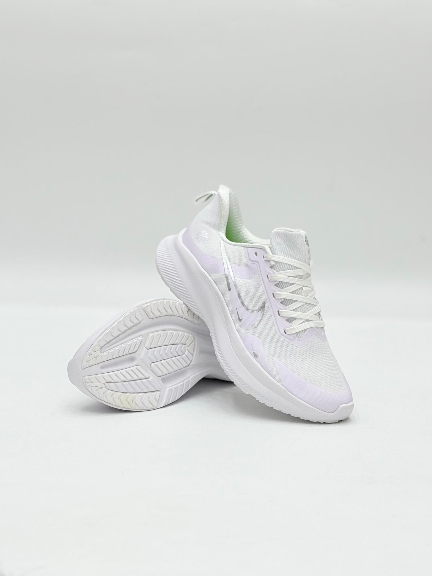 NIKE AIR ZOOM(white)