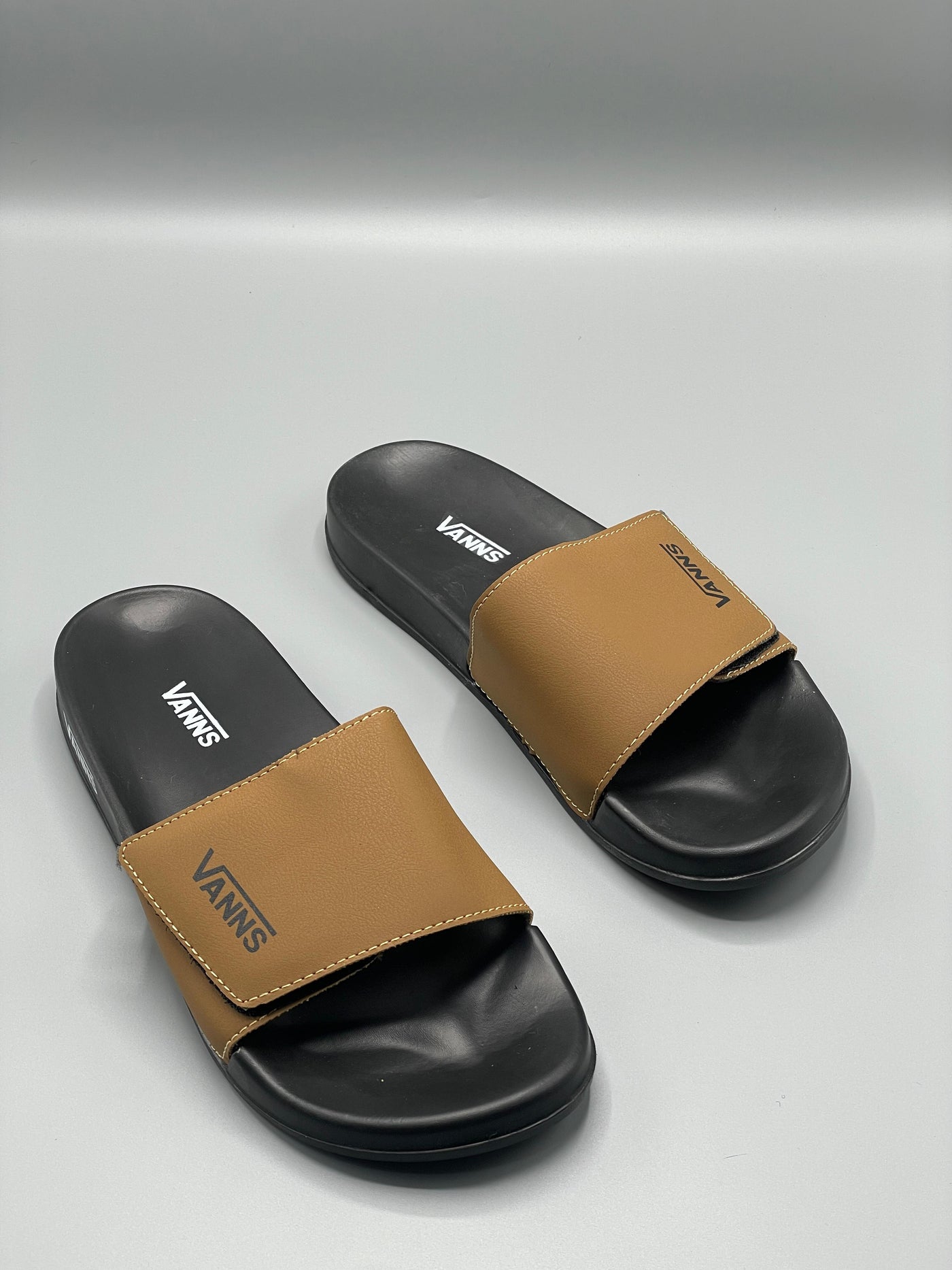 BRAND FOOTWEAR SLIPPERS (brown)