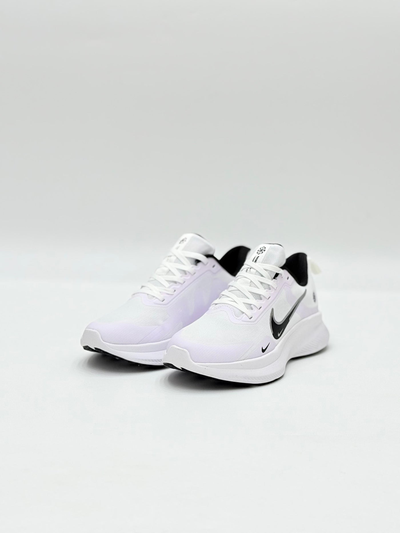 NIKE AIR ZOOM(white)