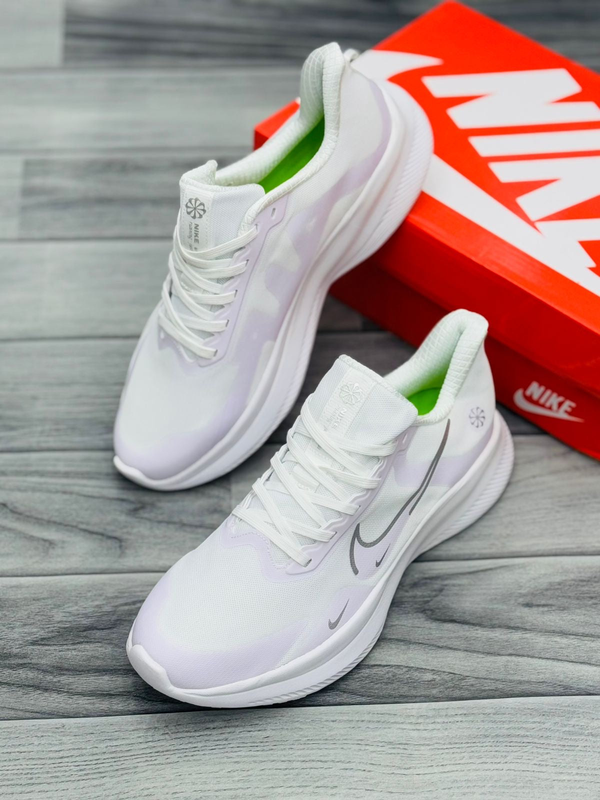 NIKE AIR ZOOM(white)