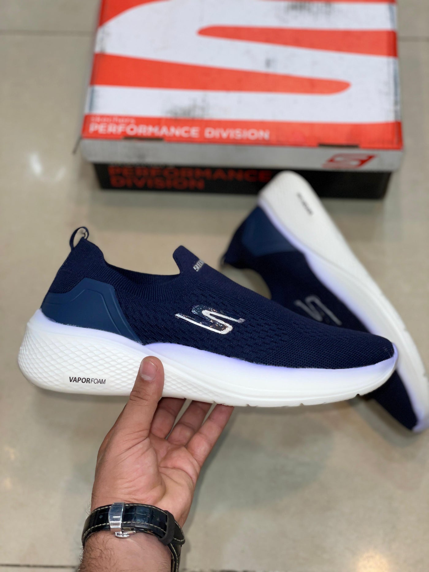 BRAND SKECHERS